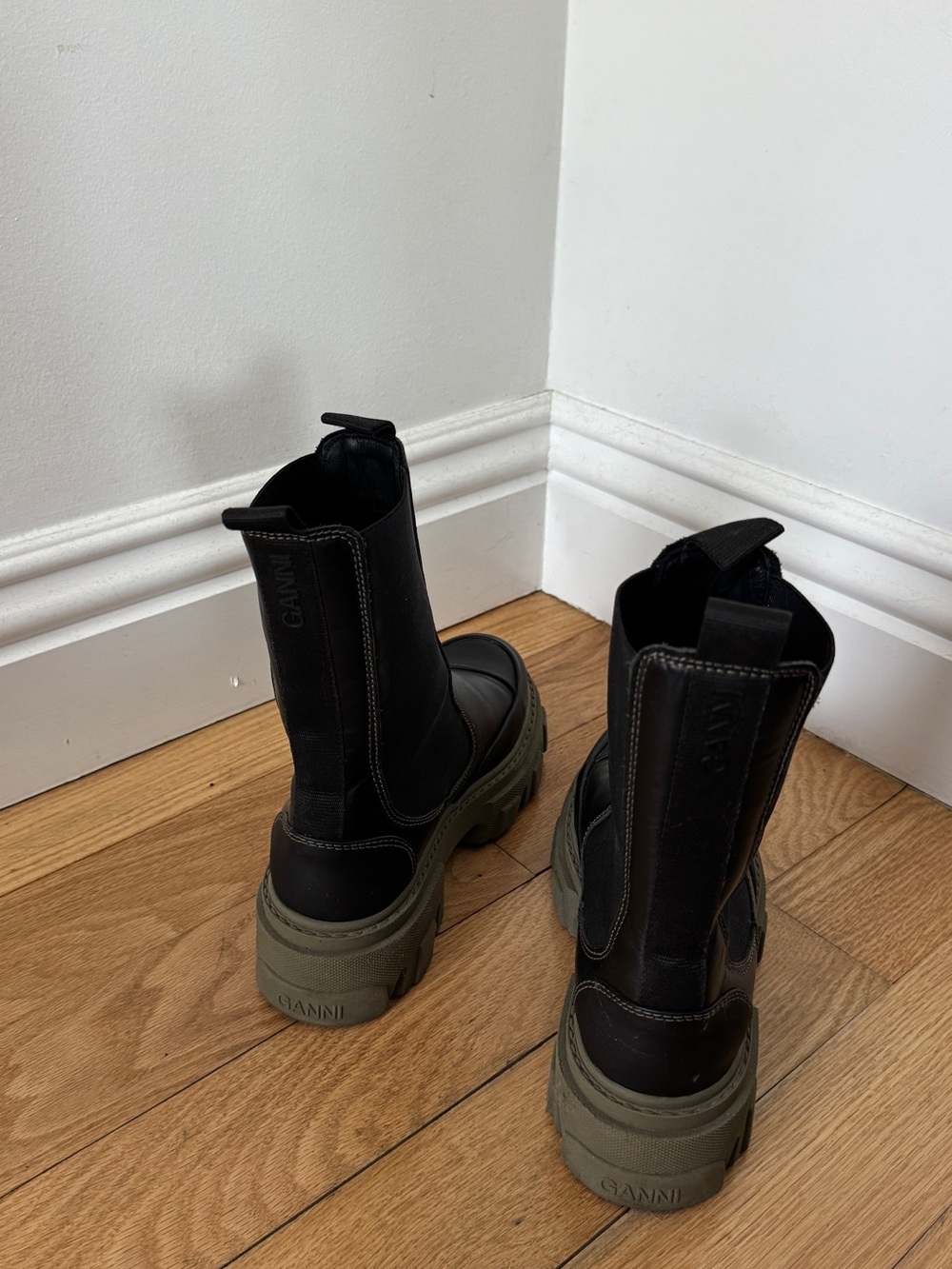 Ganni Black Leather Chelsea Boots with Olive Lug Sole - Picture 4 of 8